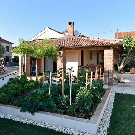 Family Friendly House With A Swimming Pool Debeljak, Zadar - 25720 Holiday home Sukosan