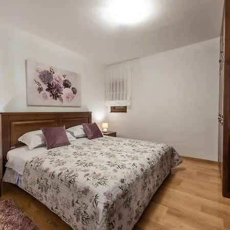 Family Friendly House With A Swimming Pool Debeljak, Zadar - 25720