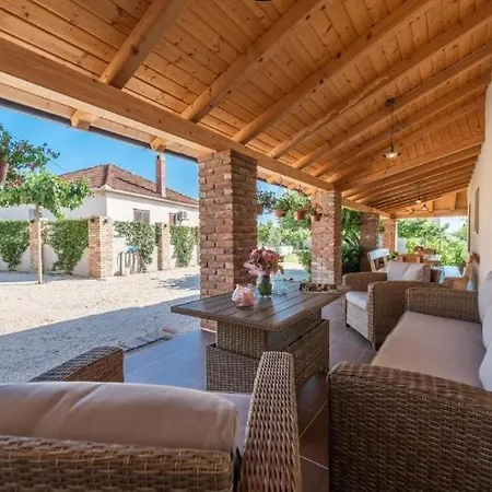 Holiday home Family Friendly House With A Swimming Pool Debeljak, Zadar - 25720 Sukosan
